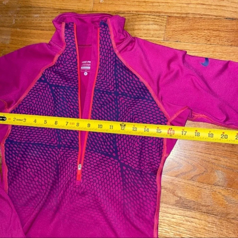 Nike pro fitted top